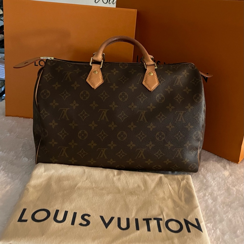 Authentic Louis Vuitton Monogram Speedy 35 w/original hardware, dust bag, & box